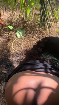 Adik Kepada Kawan Itu Mengarahkannya Datang Ke Hutan.