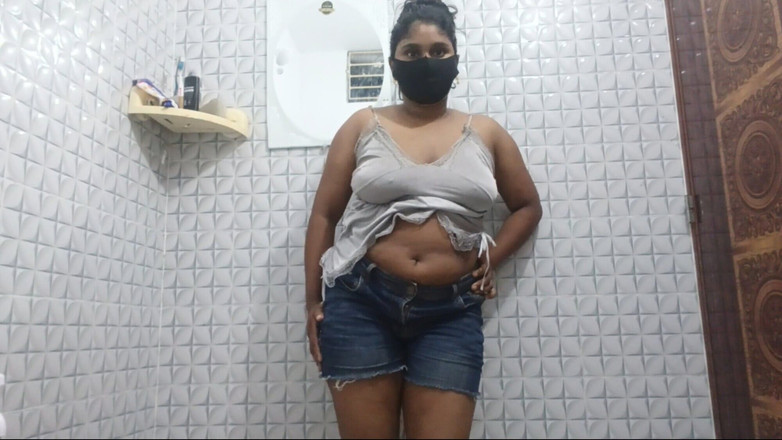 Skakoi: Desi meisje doucheruimte