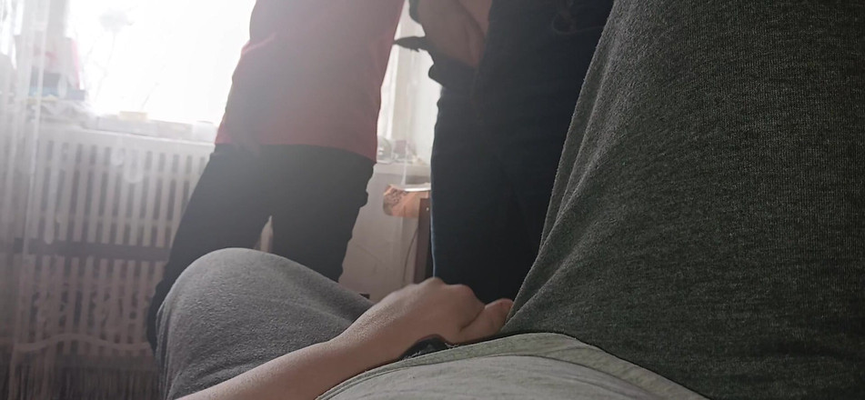 Lesbian-candys: Nós nos masturbamos em sexo a três e gozamos em...