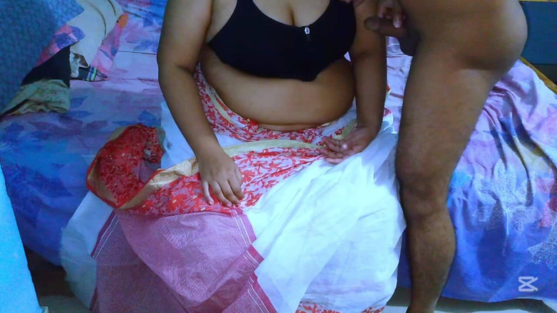 Aria Mia: Desi Hot Bhabhi zdradza męża i pieprzy się ze Starym...