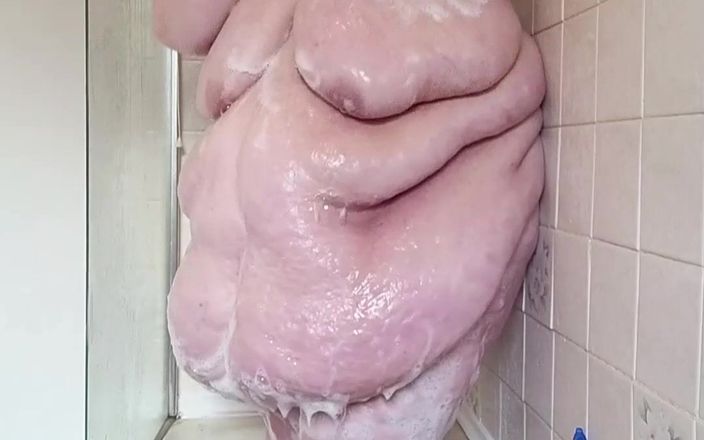 SSBBW Lady Brads: Another day another shower video