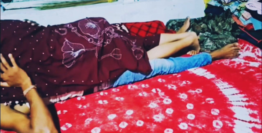 Teensex: สาวอินเดียตูดใหญ่ตูดใหญ่อยากโดนควยแข็งของ Devar ขย่มหีลึกๆ