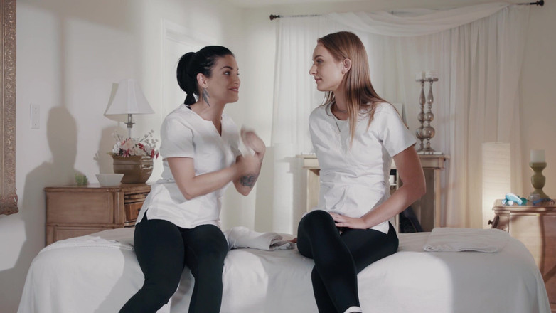 SweetheartVideo: Lezbiyen anal 3_scene 1_living