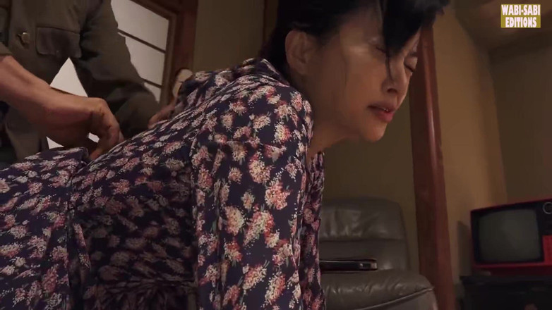 MILF, Wabi-Sabi Editions: Erotisches Theater, eine sinnliche Begegnung mit einem anmutigen Inn Proprietress -szene.3