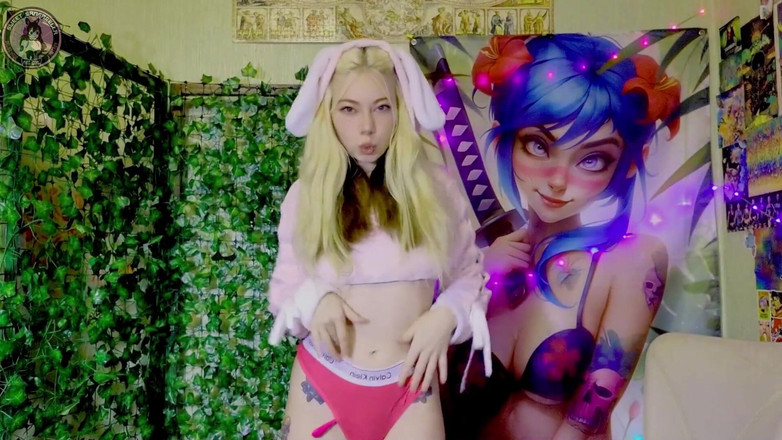 Sweet Sansarella: Häschentanz Und Blowjob