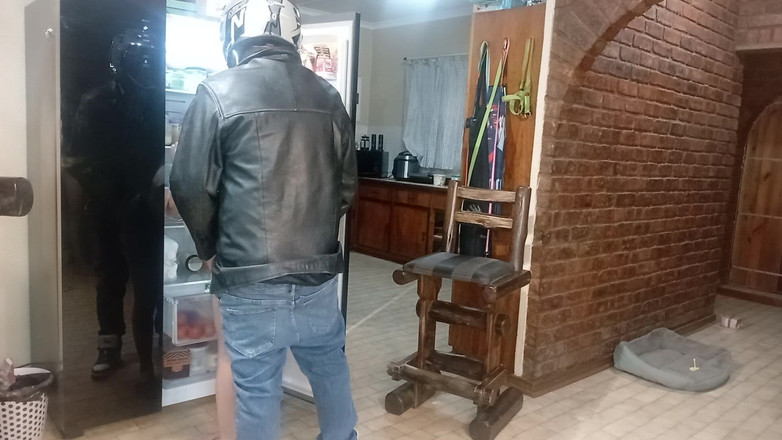 18blondteen: Sesso in cucina con un motociclista