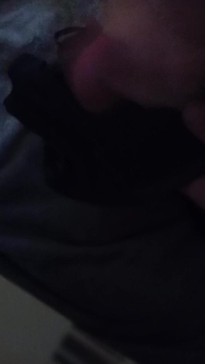 Cuminpanties22: Gruesa corrida en mis amigos negros empujando hacia arriba sujetador