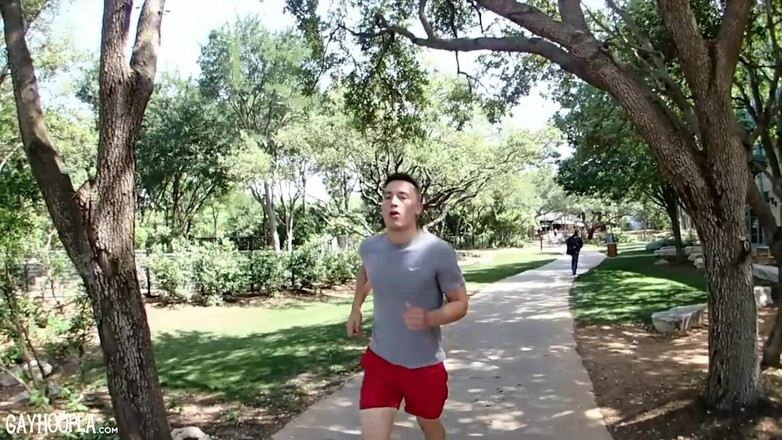 Gay Hoopla: Perenang remaja baru Lean Thomas Diaz