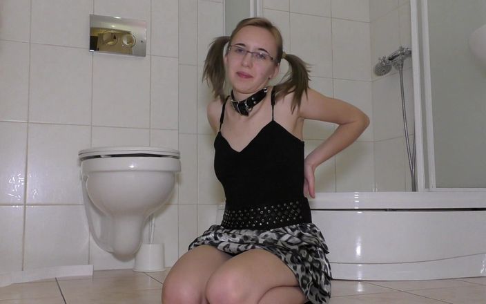 Anna Booty: Jízda na dildu a dusím se