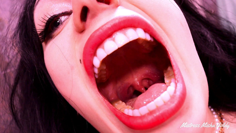 Goddess Misha Goldy: Неосвічену велетень спіймають і з'їдять