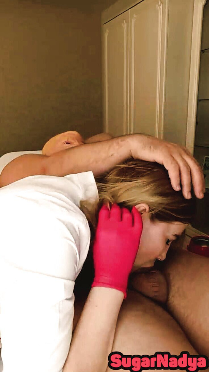 SugarNadya: Herrin sugarnadya lutschte fetten schwanz nach dem wachsen