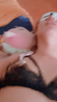 Une femme en lingerie sexy est venue voir et s’est fait baiser une fois