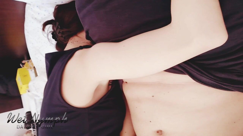 Wet Nymph: Hotelová pokojová služba pro velké péro od Těsná kundička