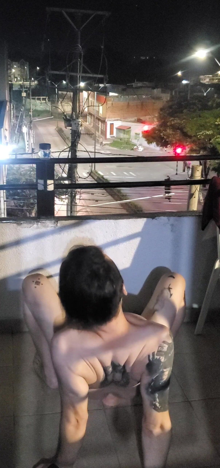 SlutClosetedfag: 更多阳台乐趣
