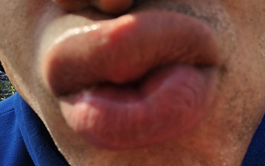 Talented Toungue Che: Duș cu aburi și multe altele