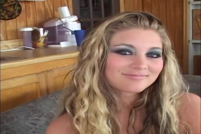 Chica Suicida DVD: F-Ing Teens - Bailey