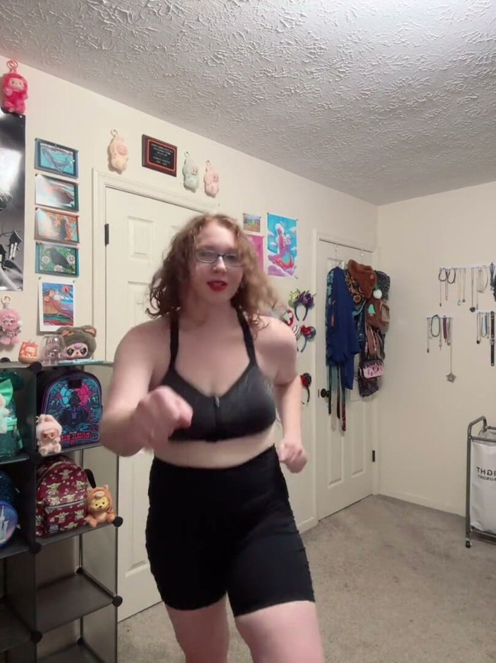 DarlingSweetheart: Ginger Beauty Sexy Workout Routine &amp; Strip