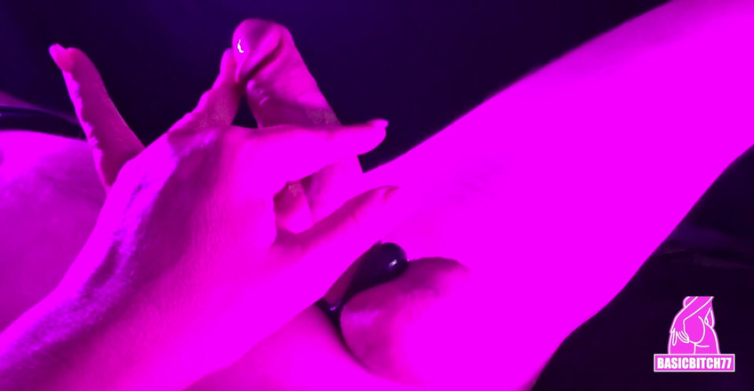 Basicbitch77: Edging honění s obrovskou náloží spermatu