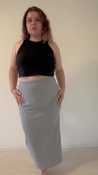 Skirt ketat kentut gas dalam skirt panjang