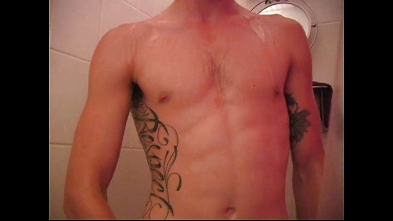 The Great Canadian Male: Satu kesalahan dari masa lalu - Paris