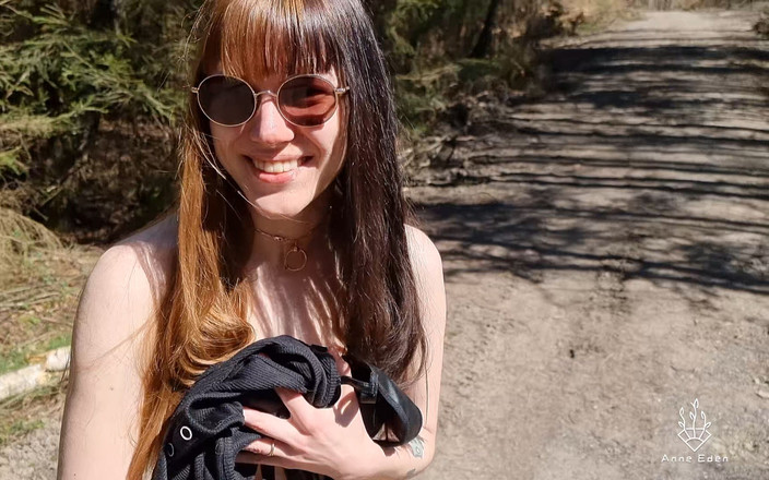 Anne Eden: Non coupé - vol pendant une baise en plein air !