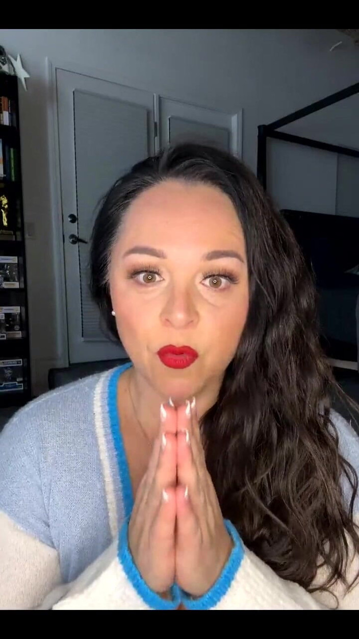 Amanda Thickk: Ahoj světe