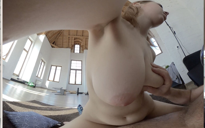 Vrx clouds: एक नौसिखिया मॉडल एक एजेंसी में स्वीकार किया जाना चाहती है, और मैं उसकी मदद करता हूं