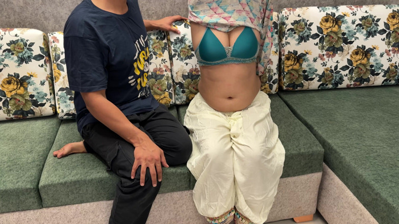 Hornycouple149: IL RAGAZZO DELLA MATRIgna - la premurosa MILF saara lascia che...