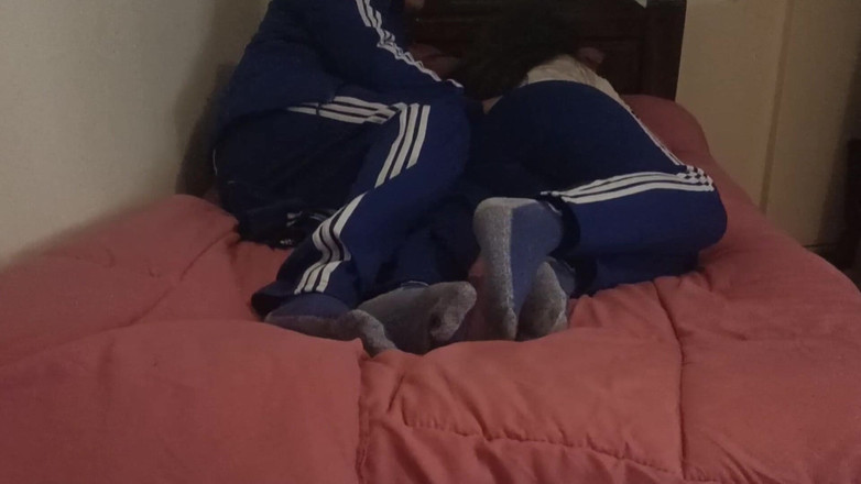 Astrid Cute: 今日は大学に行きたくない!!後ろに置いてほしい!!ホットなメキシコの女子高生が精液を味わう!