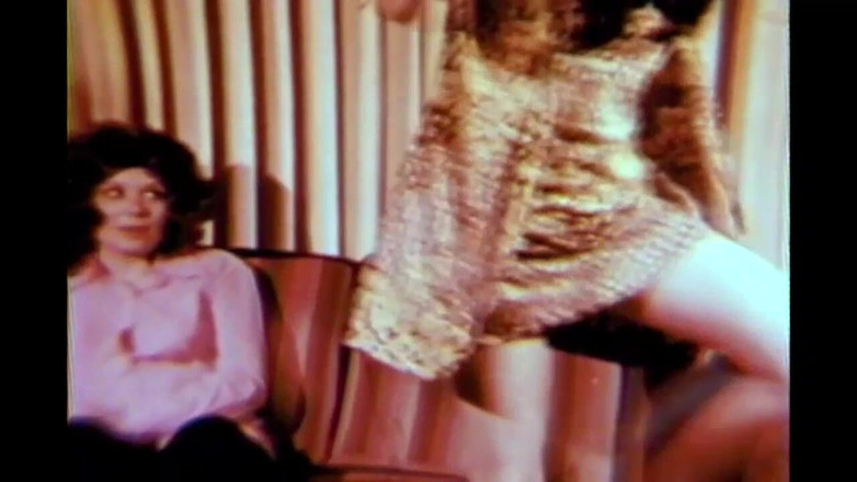 Vintage megastore: विंटेज बालों वाली चूत चाटना फिर बड़े लंड द्वारा चुदाई