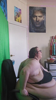 Side on Belly Goddess SSBBW Ladybrads