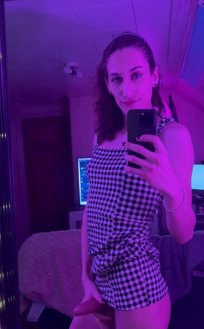 Alyssa Bale: Pos zakar awek