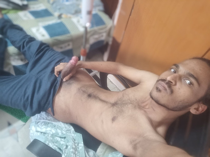 Suhas: तेलुगु उत्तेजित उभयलिंगी