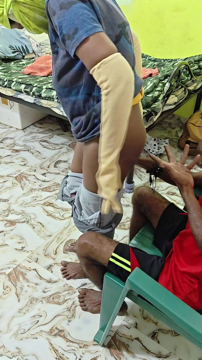 Thesana: 映画女優オーディション映画監督が女優を使用