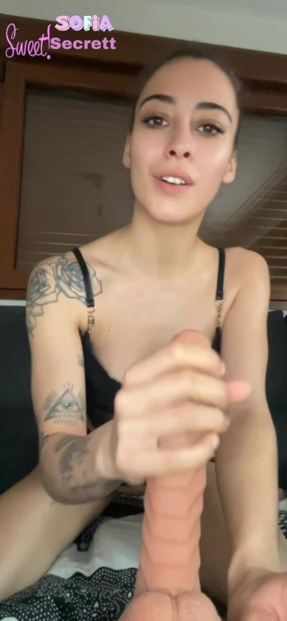 Complete videos of Sofia Sweetsecrett: Joi met dildo