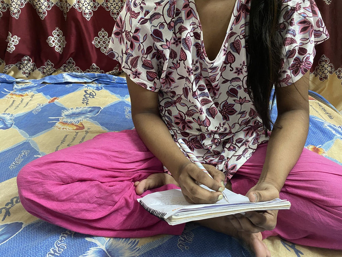 Bdsex24: 犯されたセクシーなグリル 1回目 彼女のプライベートサー巨根痛いセックス