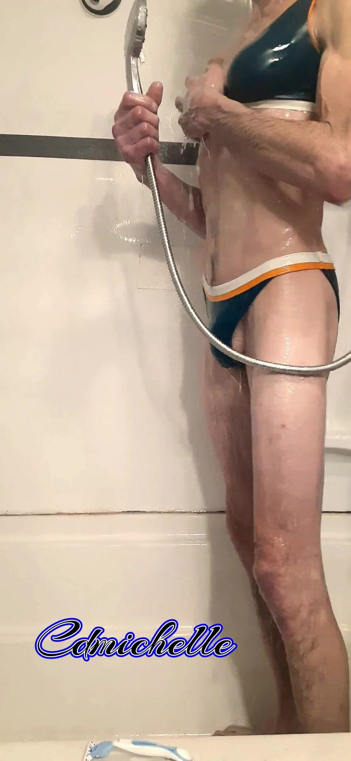 Crossdressers Cd Michelle wearing sexy lingerie: Crossdresser Cdmichell Memakai Pakaian Renang Biru Dua Keping