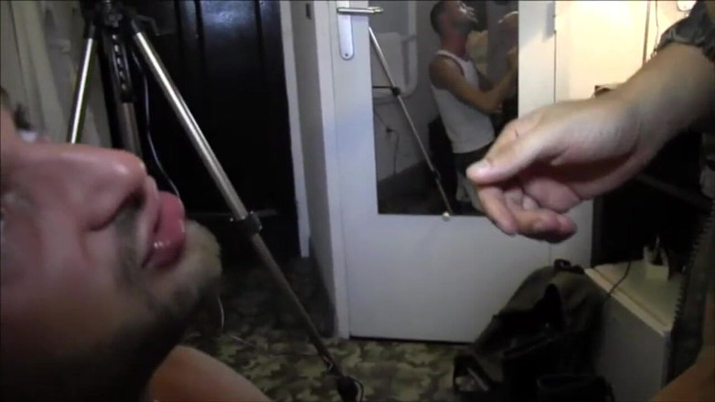 Straight fucking boy in uniform: Відтрахана Грегом Сіном Лінгом
