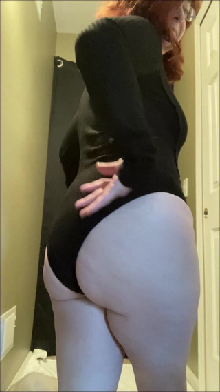 Elianna: Ellie przymierza nowe ubrania