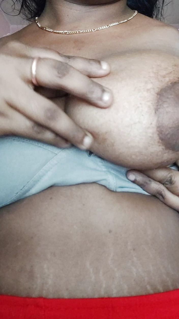 Realmallucouplevlog: Mallu Tamil żona duże cycki Pokazując i palcami się do orgazmu