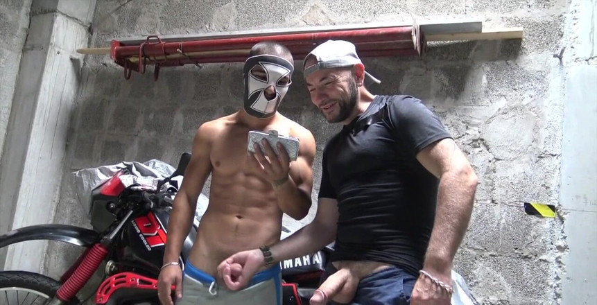 Crunch French bareback porn: Jess Straigth Arab Dominant tarafından korunmasız kullanılıyor