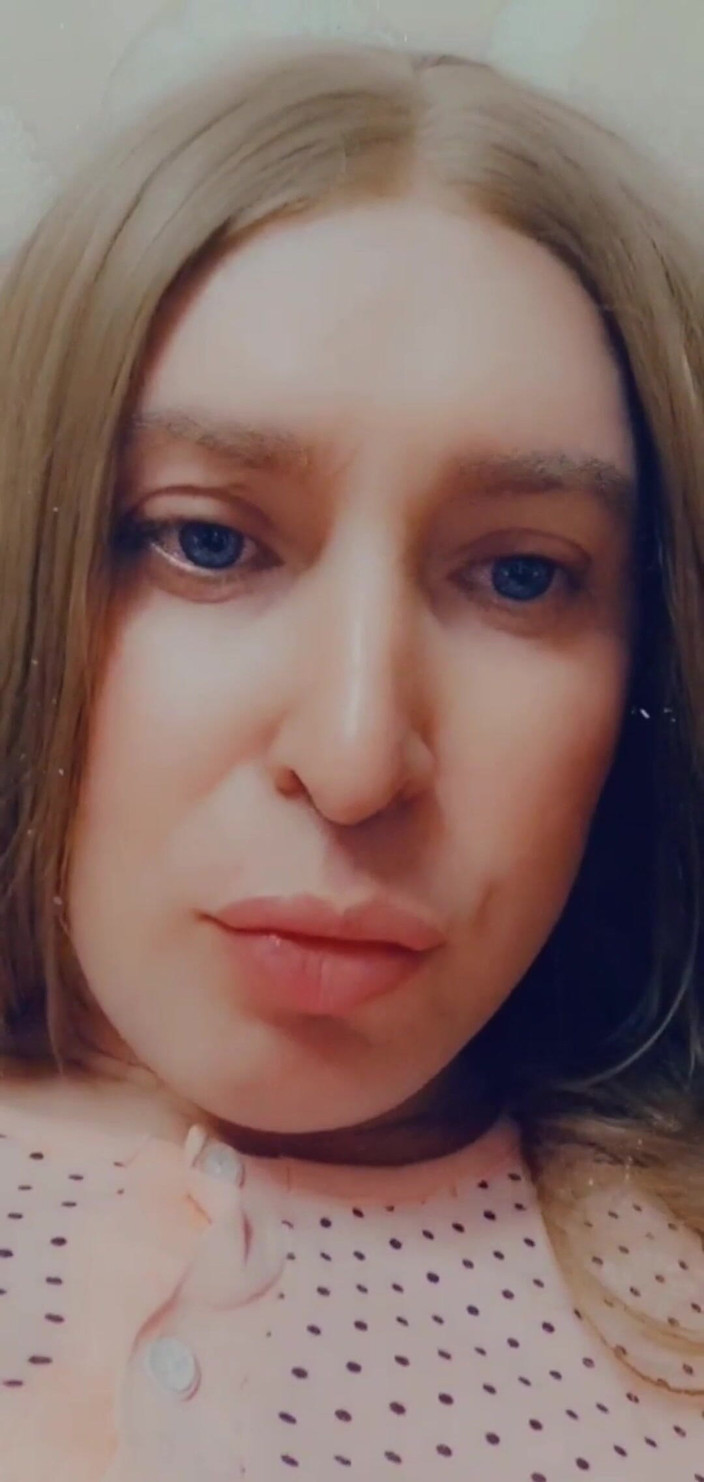 Bonnie Phoenix: Cute T-girl Bonnie Gentle Anal with Her Toy