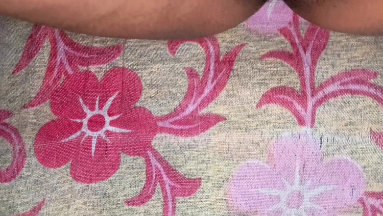 Bithi69gril: Kdo chce sledovat vzrušující video tvé oblíbené žhavé, nadržené, sexy Bithi...