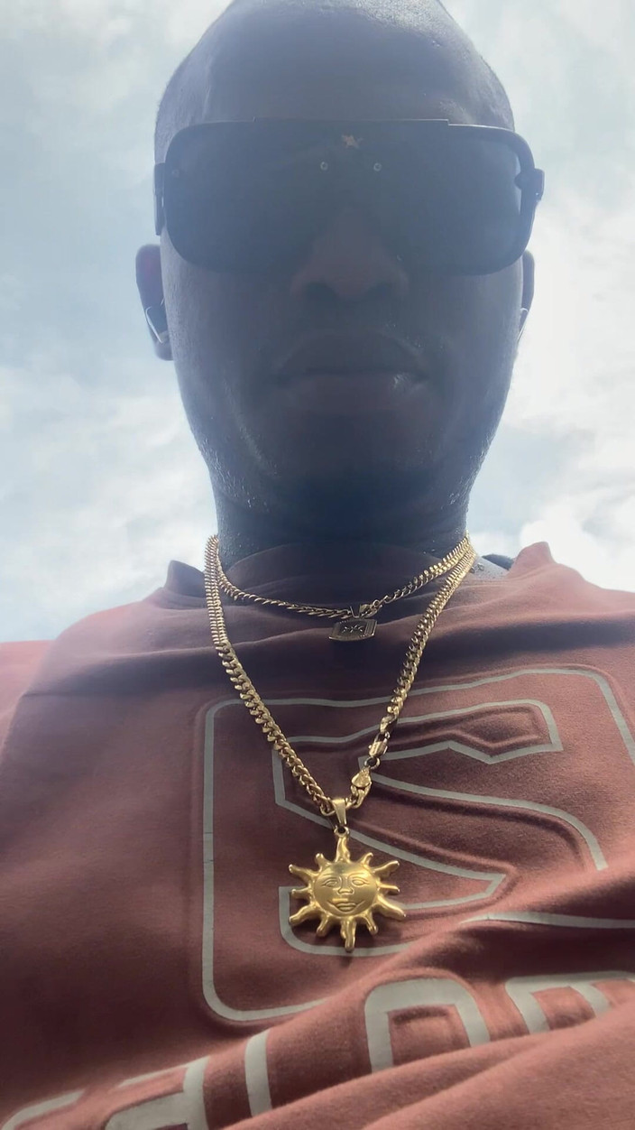 Dickass3x: सूरज के नीचे एक अपाच्य इमारत में फटाफ़ट एक