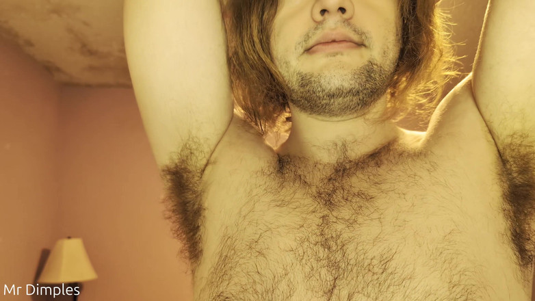 Mr Dimples: Ik pronk met mijn oksels na de training!