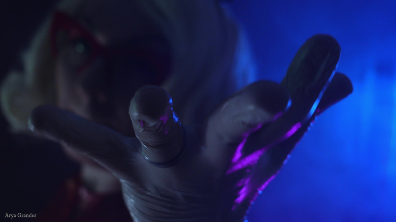 Arya Grander: Guanti medici ASMR video (Arya Grander)