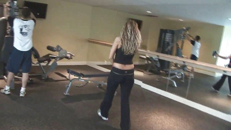 Xtime Network: 트레이너의 자지를 빨아주는 핫한 금발 밀프