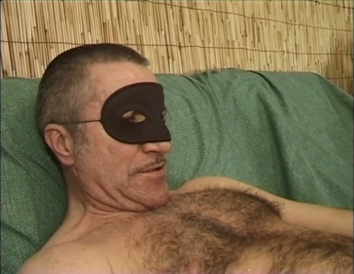 My porn family: Maskeli çift amcık götünde büyük orgazm