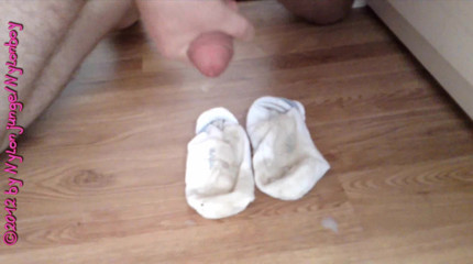 Carmen_Nylonjunge: Fun with awesome sneaker socks 2