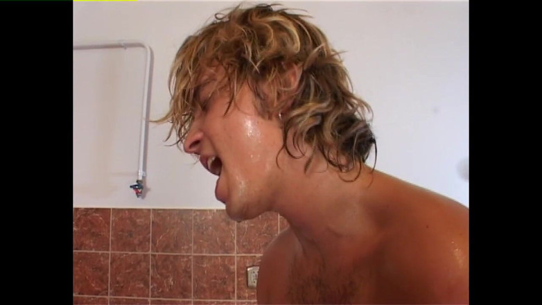 Heatwave Porn: Nenek tiriku adalah pelacur, bagian 24